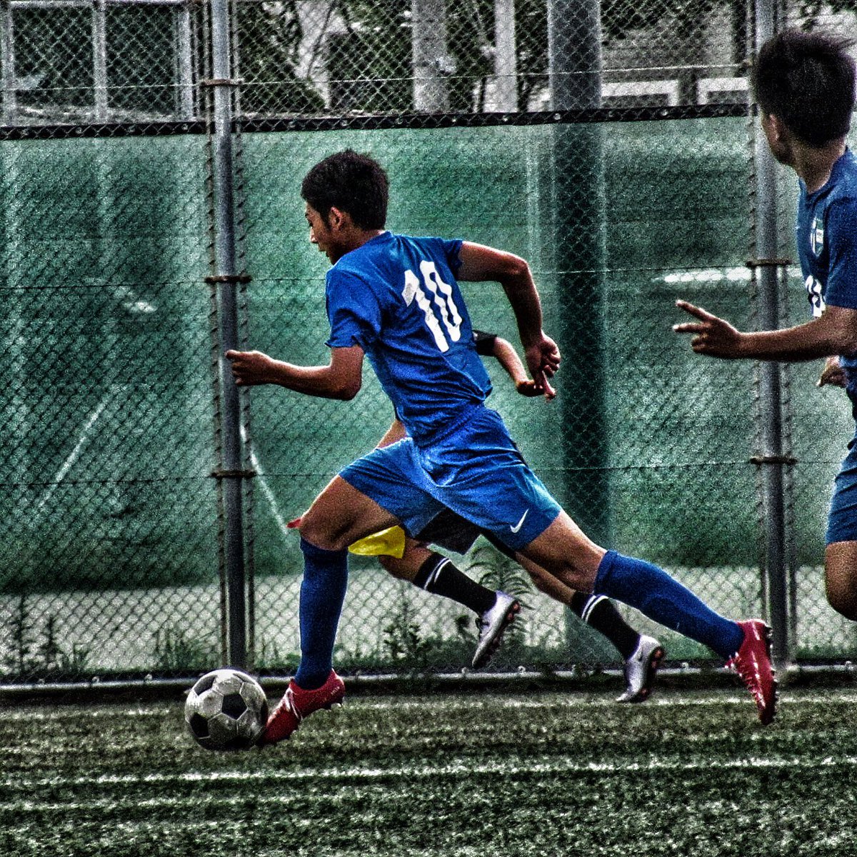 storymnm's tweet photo. ✔️'17 Pick UP Player 54
👉開星 FW 10森山京太

ハットトリックの大活躍をみせた開星のストライカー！
身長を生かしたポストプレーと腕を上手く使いながら前を向く力は魅力的。さらに、決定機を冷静にモノにする力も発揮した。
#開星 #森山京太 https://t.co/iCrjX8E0f1