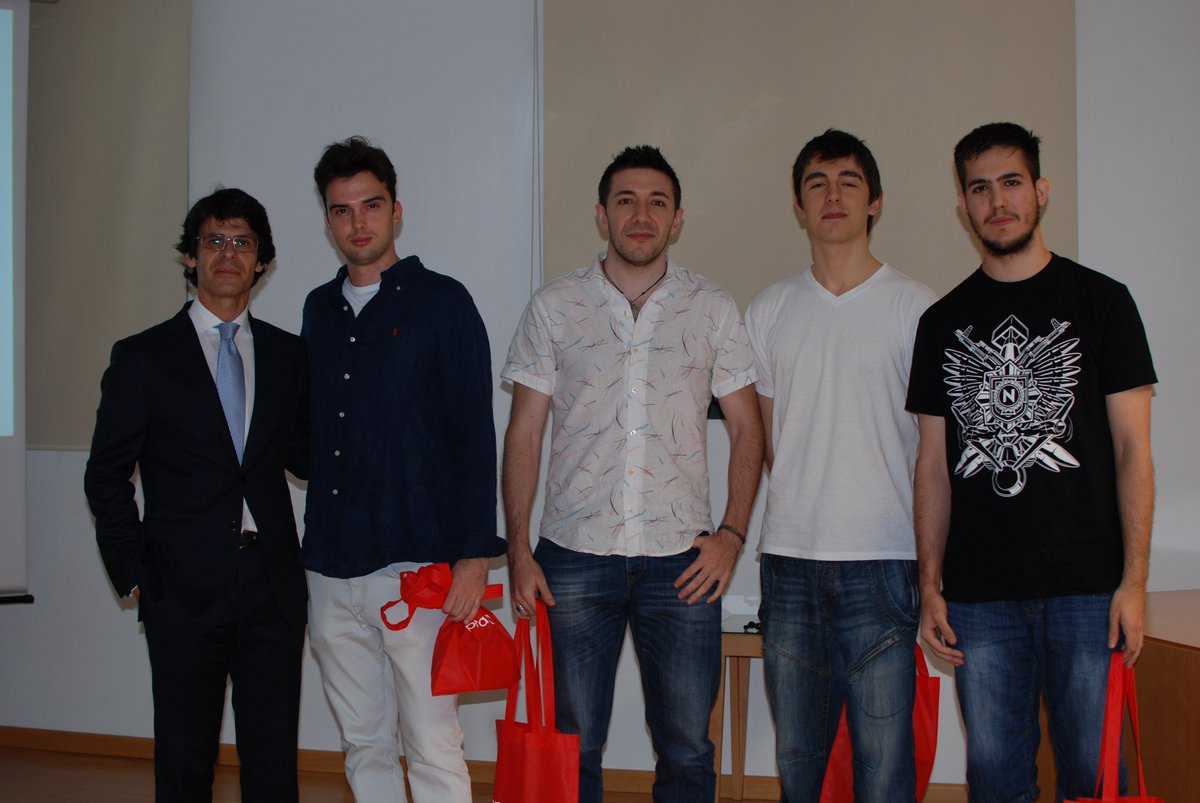 informaticaucm's tweet photo. #HoyEnLaFDI Entrega de premios Sopra Steria al mejor TFG @SopraSteria_ES https://t.co/u8qLDh7QHX