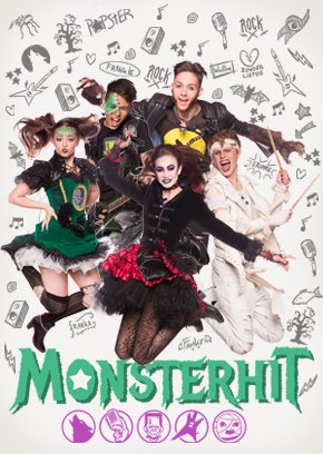 KoperenK's tweet photo. Theaterschool Koperen Kees is super trots op de groep 8 leerlingen van @EWMM88 en juf Annuska en meester Aaron voor de geweldige musical! https://t.co/SfJfF3zk9N