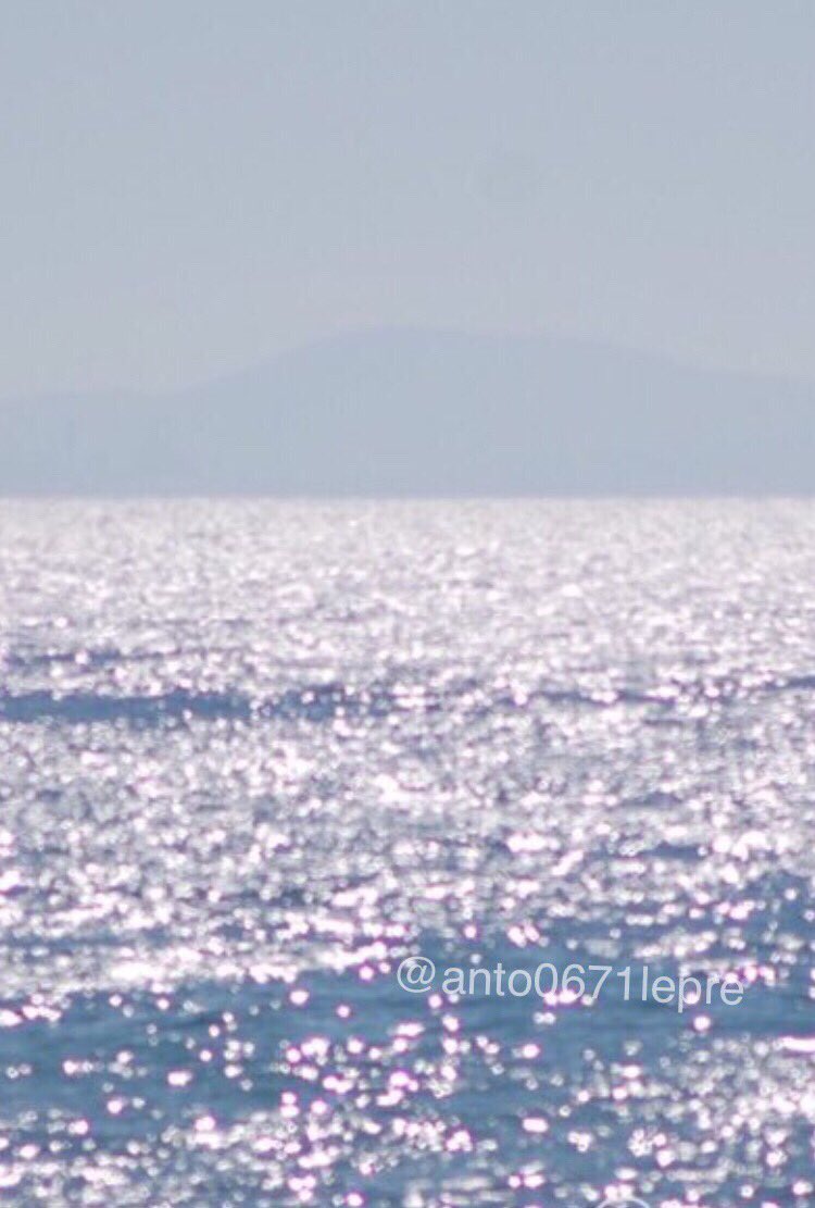 Non importa dare una " marea " di baci , ne basta uno , che rimanga tatuato per sempre nel cuore .
#giornatamondialedelbacio