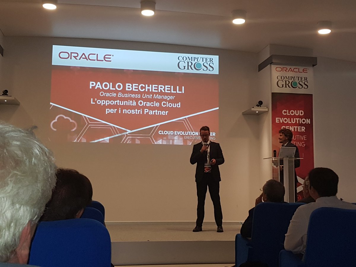 francescogaini's tweet photo. @ComputerGross Paolo Becherelli e @Robert_Scapin @OracleItalia #CloudEvolutionCenter #1 https://t.co/2OxQc2DvUe