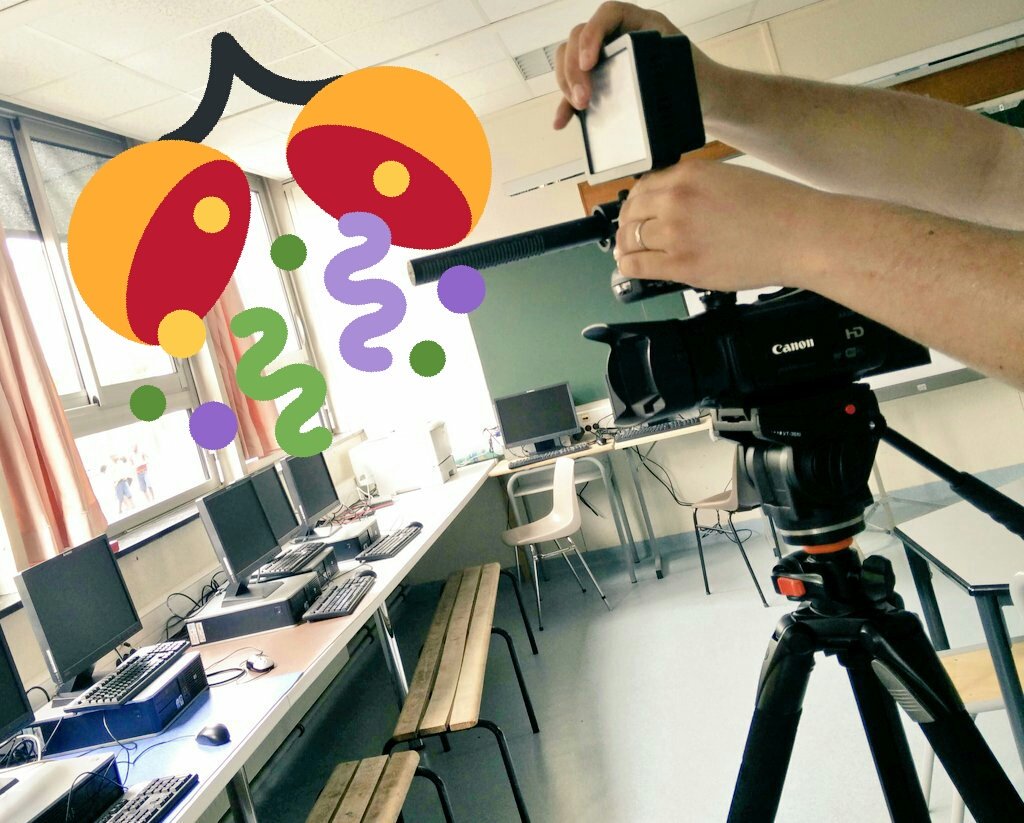 CodeDecode_FR's tweet image. Juste avant les vacances, on tourne en classe de CM2 ! #CodeDecode #GameCode