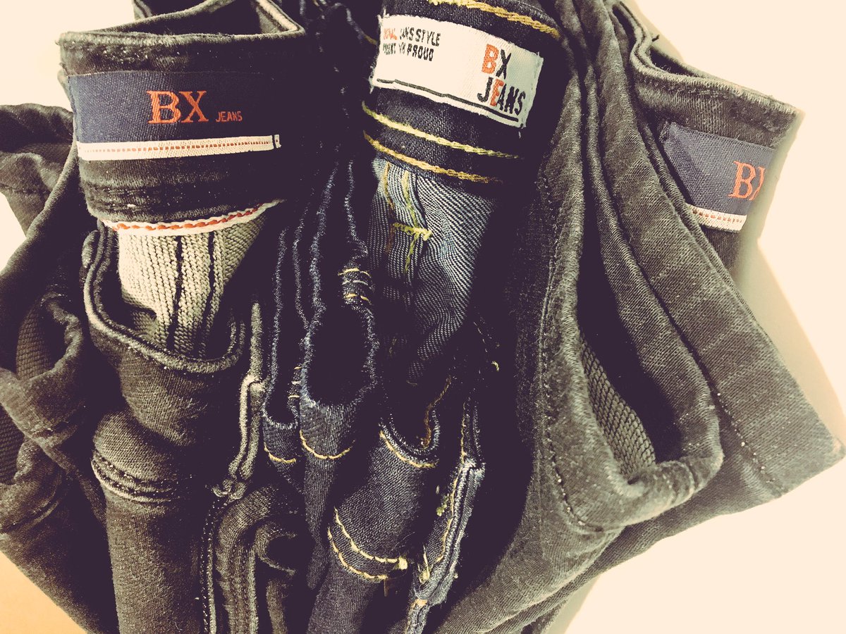 _BuenoRodriguez's tweet photo. Tres conciertos este finde...y yo tan agusto! Estos @BxJeans se vienen conmigo al escenario, ya veréis cómo bailan! 
#denimflex https://t.co/ohI73QhmjW