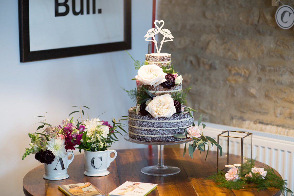 Chocolate, carrot, coconut and raspberry layers - Created by <a href="/annacakecouture/">ANNA Cake Couture</a>.
lvmyd.rs/2ssHymC
<a href="/BowtieandBelle/">Bowtie and Belle</a>