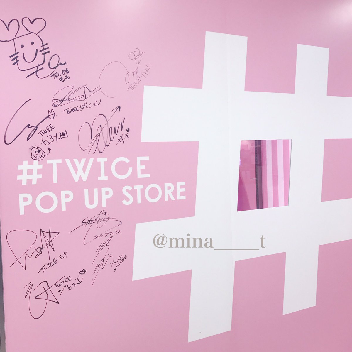 mina______t's tweet photo. TWICEのポップアップストア🍭💕
.
やっと来れたよ:;(∩´﹏`∩);:💗💗
最近毎日TWICEの動画みてる😍💭
.
ミナにもメンバーにも会いたいな🌷
.
.
#TWICE_109 
#TWICEすきな人RT 
#onceと繋がりたい 
#TWICE https://t.co/DWvp1livgk