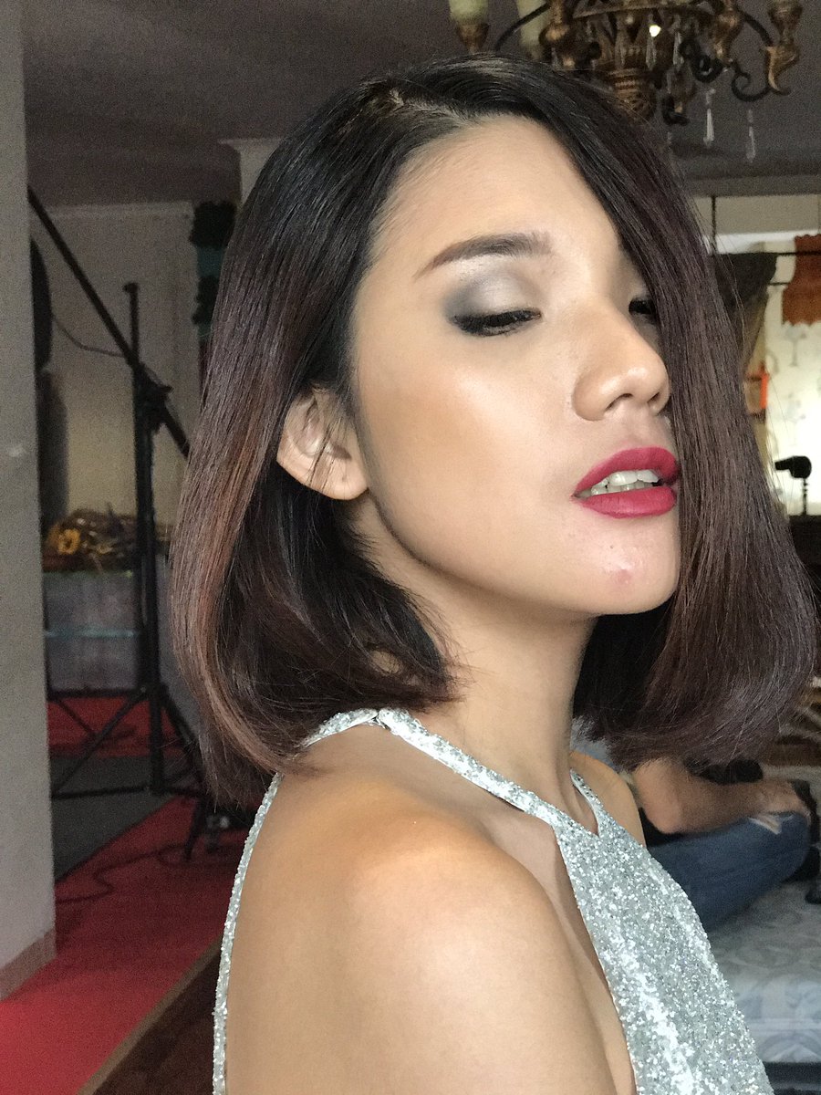 Zeffazetira's tweet photo. Soft Smookey Eyes Makeup by me

#beautymakeup #softmakeup #simplemakeup #makeupartist #makeupforparty #makeupartistjakarta https://t.co/8PvYxEbikt