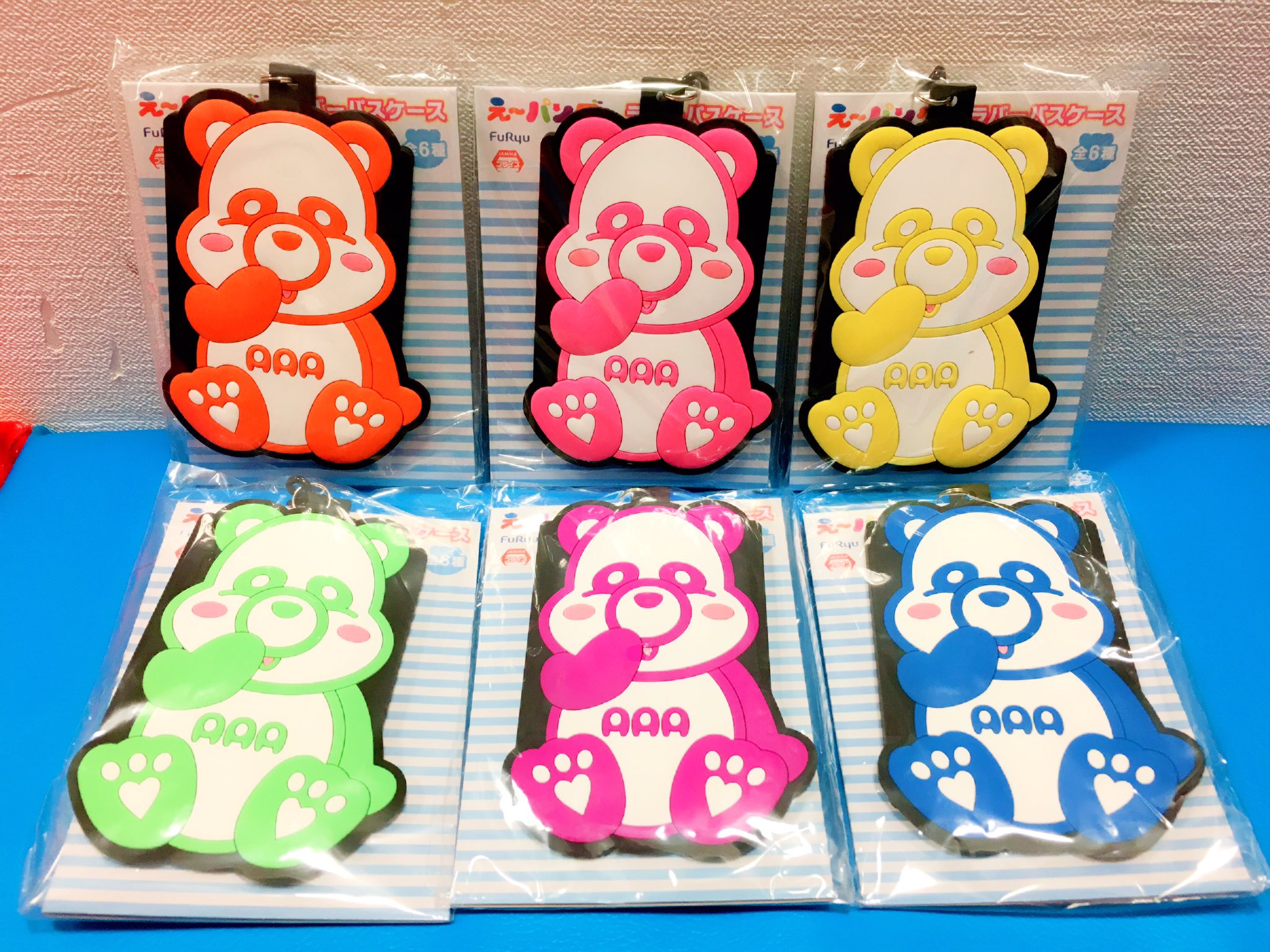 Namcoラゾーナ川崎店 景品情報 a えーパンダ ラバーパスケース 全6種 aのマスコットキャラクターの えーパンダがラバーパスケースになって好評稼働中ですよ しっかりとした作りのラバーパスケースになっていますので ぜひ愛用して