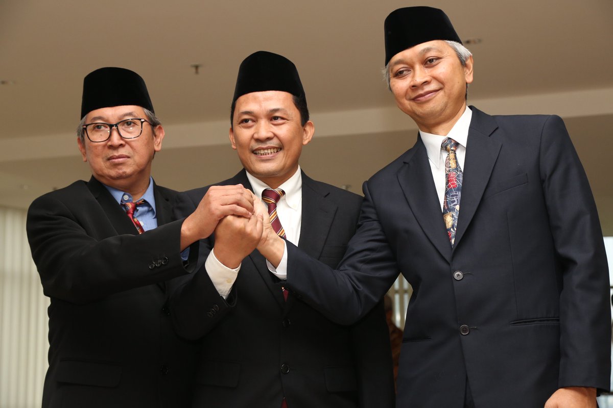 KPK_RI's tweet photo. Para Penasihat KPK ini adalah; Budi Santoso, Sarwono Sutikno, dan Mohammad Tsani Annafari https://t.co/trRh2P2jIB