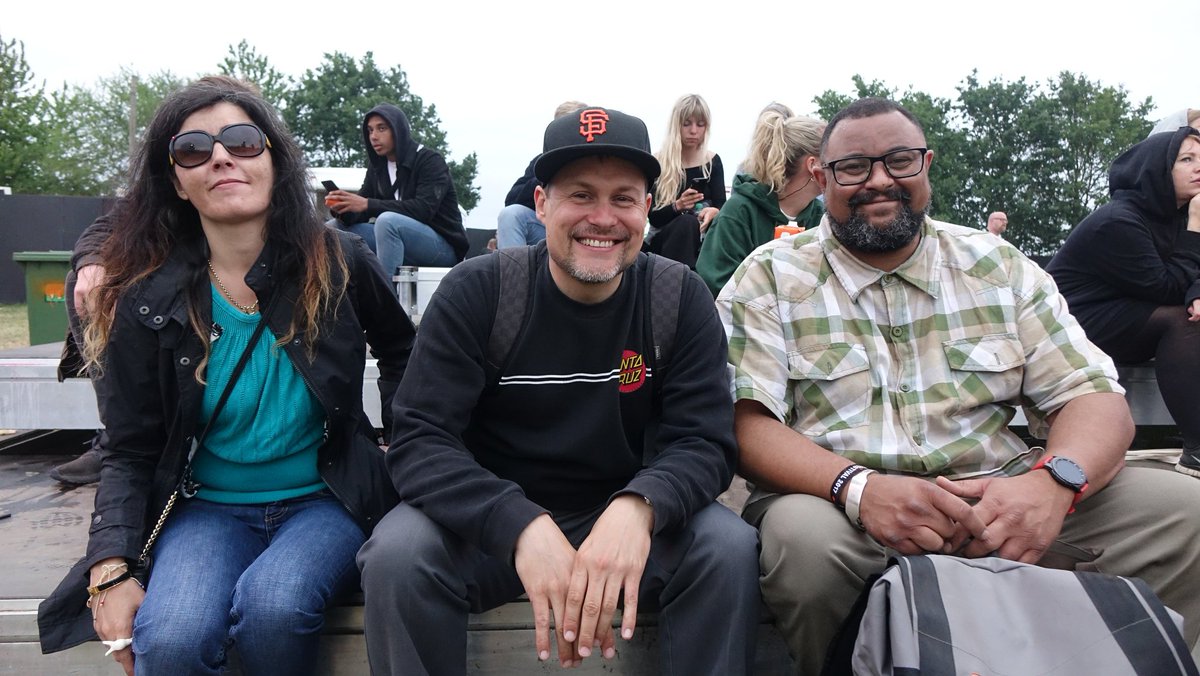 Metabunker's tweet photo. Linselus, the people at Roskilde #rf17 ft @DJLadyMecca @rapspotdk by @klausheinecke https://t.co/yzA8JF3Qre https://t.co/M5EvOT0NzJ
