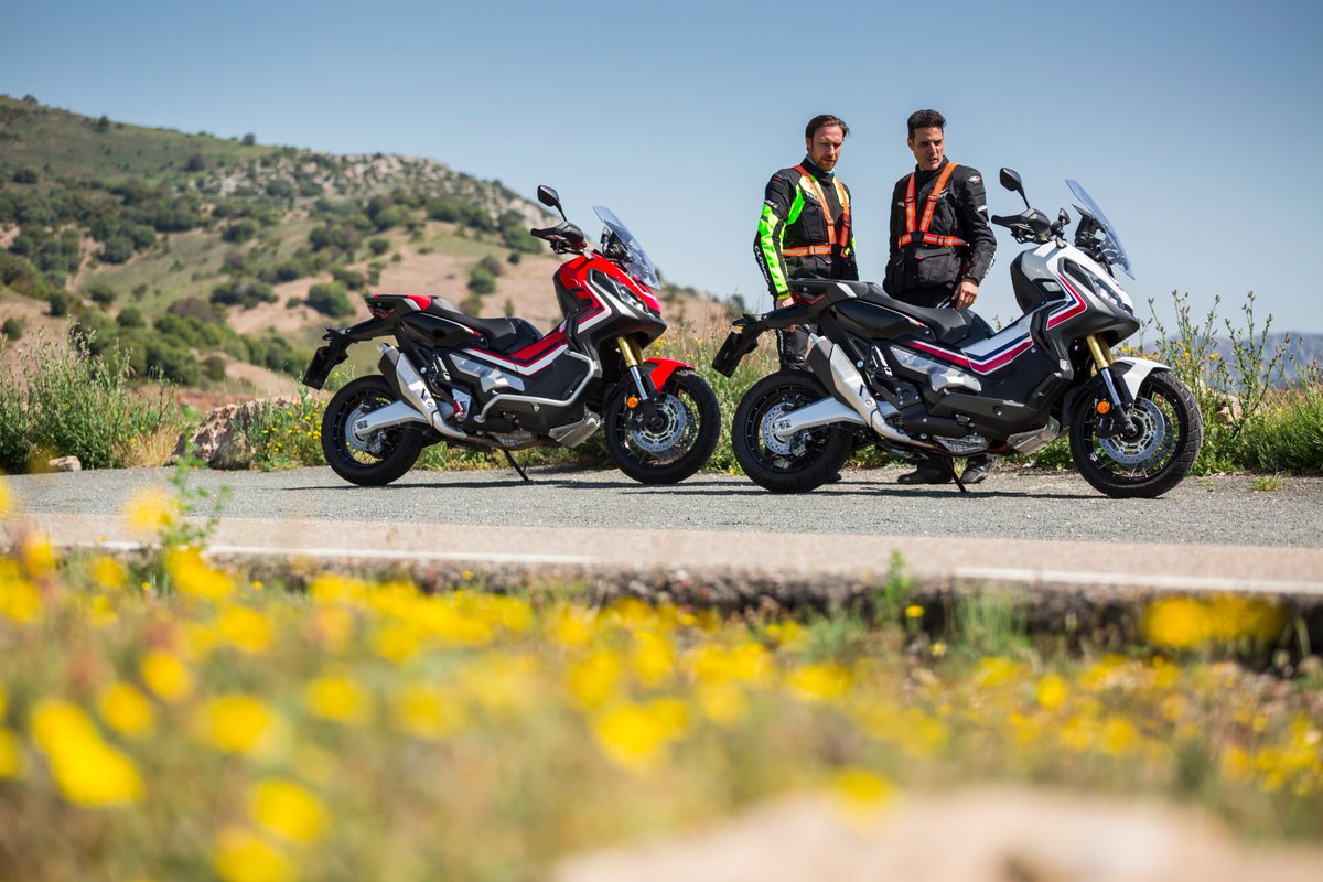 motosnet's tweet photo. Crónica y vídeo de nuestra particular @Rider1000_  600 km de curvas con 2 @HondaMotosES X-AVD: https://t.co/sroelKPivn por @EduFdezMaso https://t.co/nPMl7MuMeb