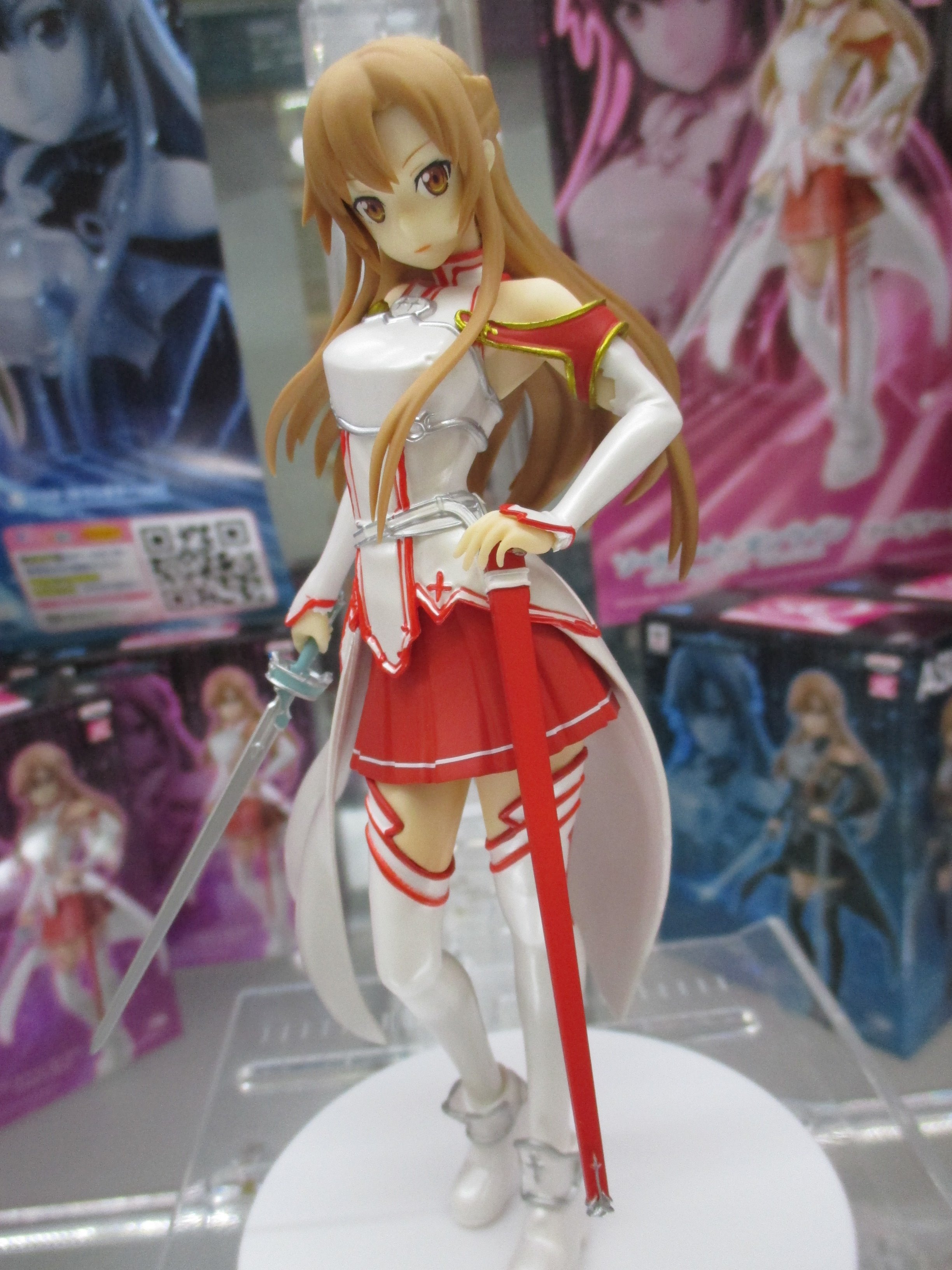 セガ難波アビオン プライズ ソードアート オンライン アスナフィギュア 前回のキリトに続いてアスナ 登場 今回もコスチューム部分がパール仕様です キリトカラーのアスナもすごくカッコいいです これも是非揃えてgetしちゃいましょう 一階