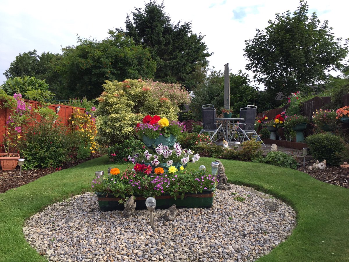 64sofield's tweet photo. One of our elderly tenants gardens on platt hill estate there both over 80 https://t.co/Bf4MQ5aXHP