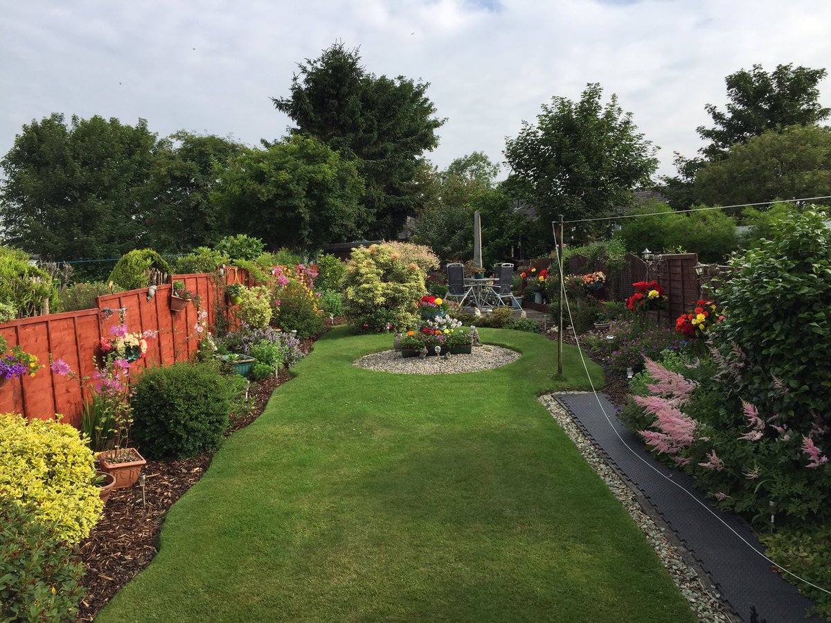 64sofield's tweet photo. One of our elderly tenants gardens on platt hill estate there both over 80 https://t.co/Bf4MQ5aXHP
