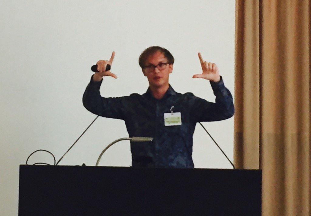 BodoWinter's tweet photo. .@DingemanseMark being very iconic while talking about #iconicity at #IFG17 #beyondbouba https://t.co/TRlBcHL0l7