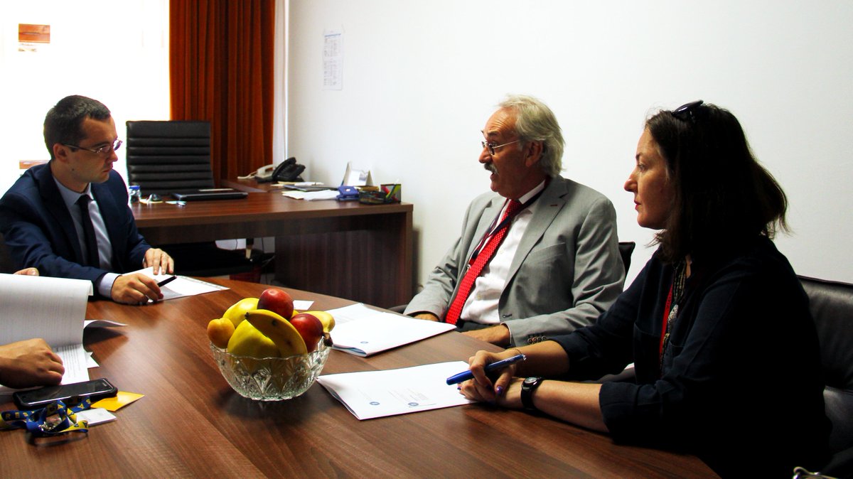 MCPDS1's tweet photo. La solicitarea #CONPIROM și #UGIR, Ministrul Gabriel Petrea a avut în cursul acestei dimineții o întrevedere cu reprezentanții #PBR. https://t.co/LksBz6g43n