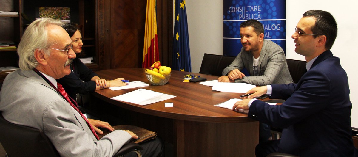 MCPDS1's tweet photo. La solicitarea #CONPIROM și #UGIR, Ministrul Gabriel Petrea a avut în cursul acestei dimineții o întrevedere cu reprezentanții #PBR. https://t.co/LksBz6g43n