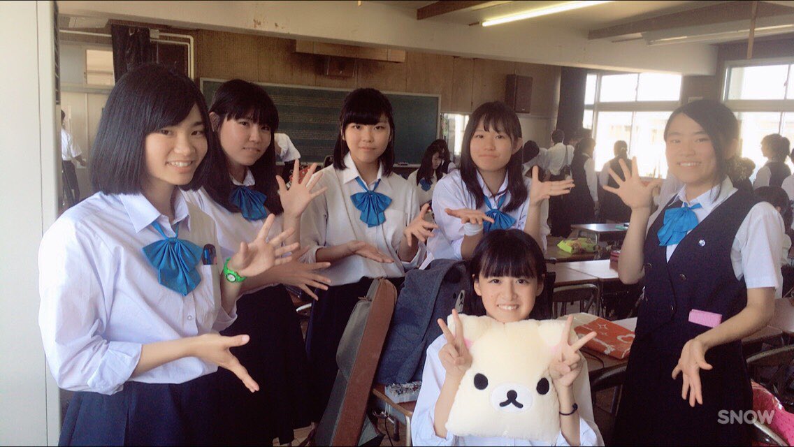 ゆめちん🥁＆かとみー🎹＆かりんちゃん🎸
🍭お誕生日おめでとう🐷

3人の笑顔が大好きだよ🥑
次の誕生日はぶんぶん🐝💕