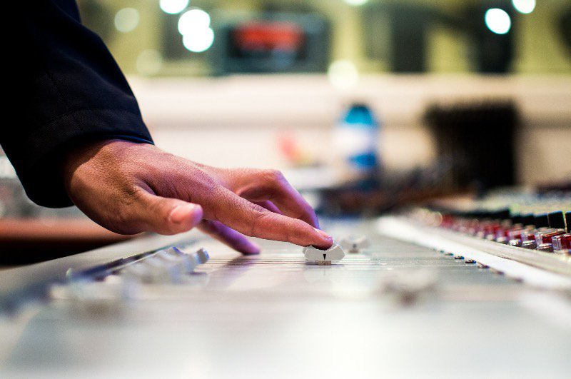 novaaudiouk's tweet photo. 7 questions to ask yourself about your live mix https://t.co/z9PJk2fi9H #LiveSound #SoundEngineering https://t.co/5r3MoqbAoF