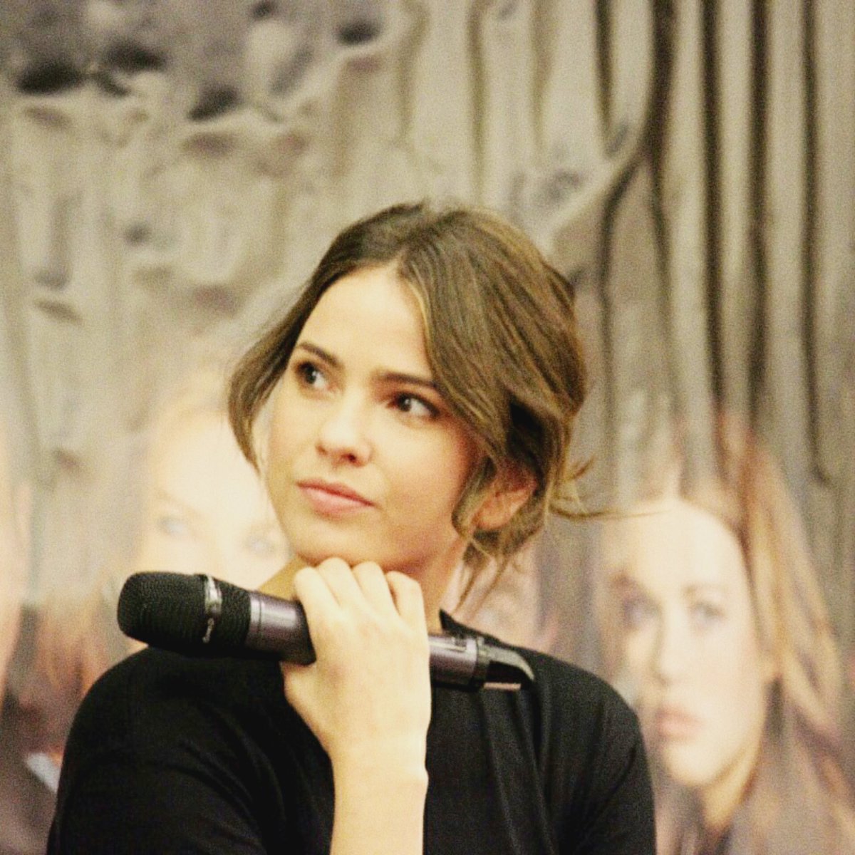malia_fbhills's tweet photo. ``But that's alright because I like the way it hurts.
Just gonna stand there and hear me cry.`` https://t.co/iOs2jLn9XL
