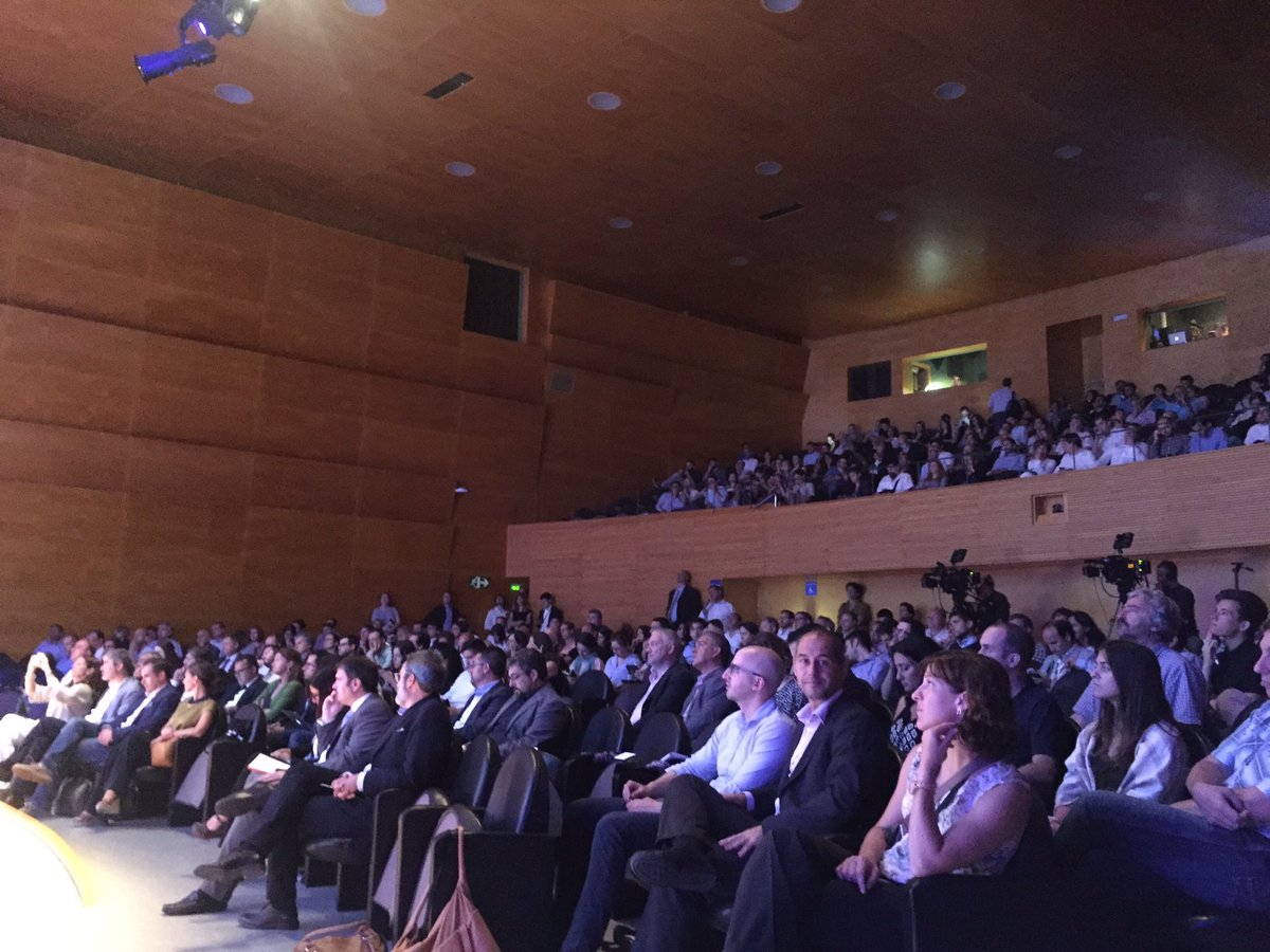 HelloNostrum's tweet photo. NBD's CEO @jonicolas81 at the #foruminversio #acciocat https://t.co/pw9St3TfLG