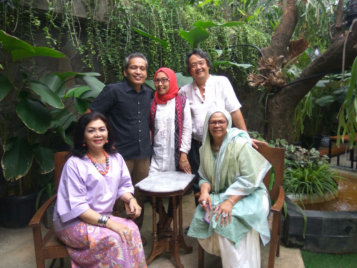 One nice afternoon with Prof. @aminawadud. Good food, wonderful conversation. Thank you for having us😊