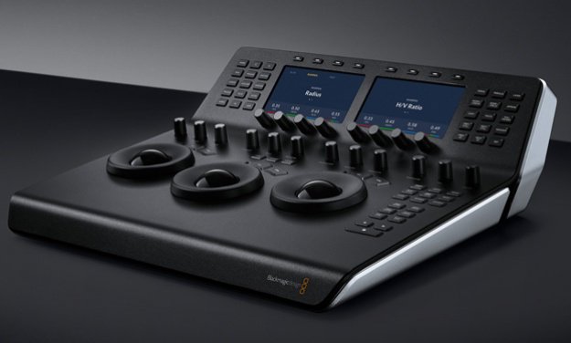 TVTechGlobal's tweet photo. Blackmagic Mini Panel review: Truly portable colour grading https://t.co/OZXLBE1aRA #ResolveMini @Blackmagic_News https://t.co/9vBrUcIUUY