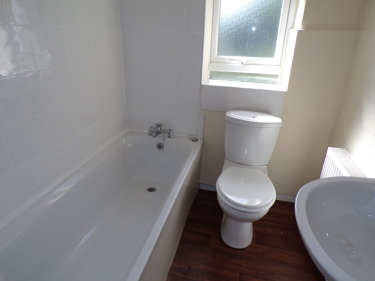 3 Bed Terrace in #Prestwich £625pcm! bit.ly/2ssO0Kx #Manchester #Rent #Sterling #Property #Lettings