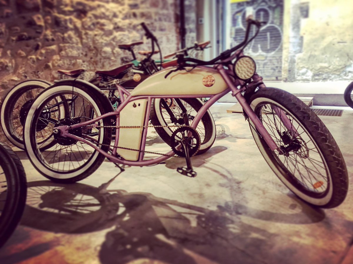 elo_earth's tweet photo. Si la beauté n'est pas dans le ciel, il reste les vélos électriques ! 😍
Une pépite découverte chez @rayvoltbike #Jointherayvolution https://t.co/ZuZ1PmONUi