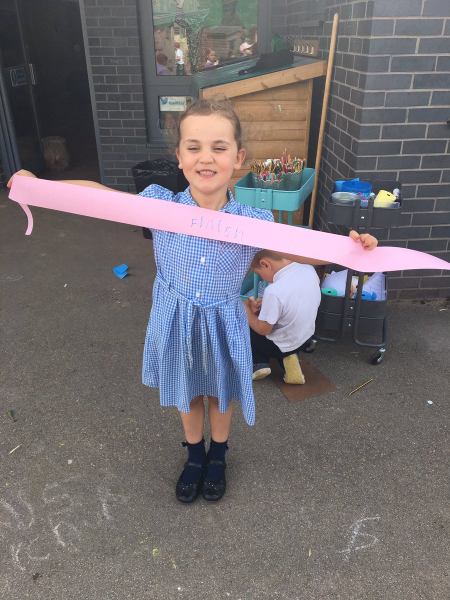 Harts_fR2's tweet photo. FS1 Vs FS2 🏃🏃🏻‍♀️🏆#obstaclecourse #EYtalking @hartsholmeacad @FS1harts https://t.co/AvtkHrSZhz