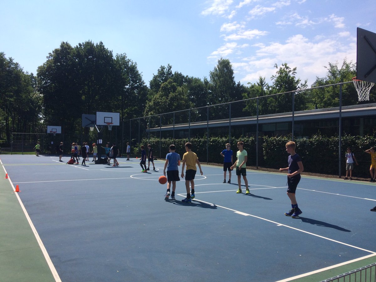 beekvlietgym's tweet photo. #Sporttoernooi klas 1 in volle gang! https://t.co/SbQPONmBCj