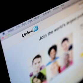 expressoemprego's tweet photo. O que não deve estar no seu LinkedIn? https://t.co/11Y3Rc6Fm7 https://t.co/TjZDu5loH0