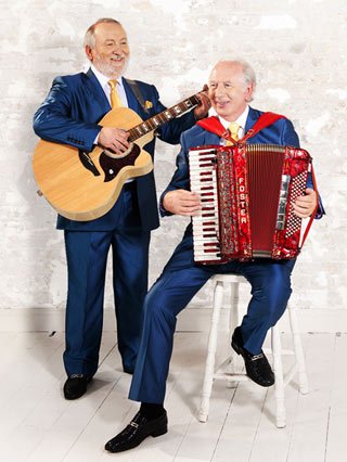 Foster and Allen will do the honours of officially opening the Show for us at 2pm on Sunday, July 9th... see you there...😀