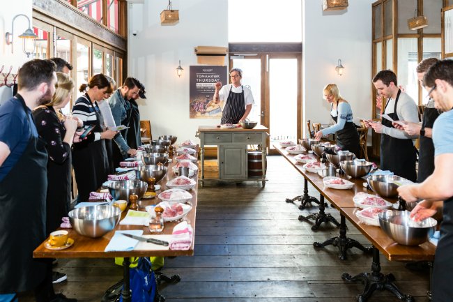 MelbourneLyf's tweet image. Want to learn how to make the perfect burger? #Melbourne #masterchefau melbournelyf.com/meat-market-bu…