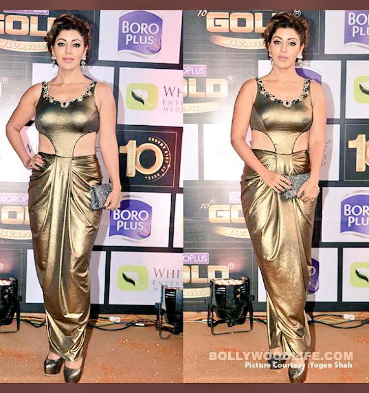 imdebina's tweet photo. Wearing @AlpaReena for #GoldAwards2017 styled by @ruchikajalan earrings by #nehagoel https://t.co/faGFvixjpI