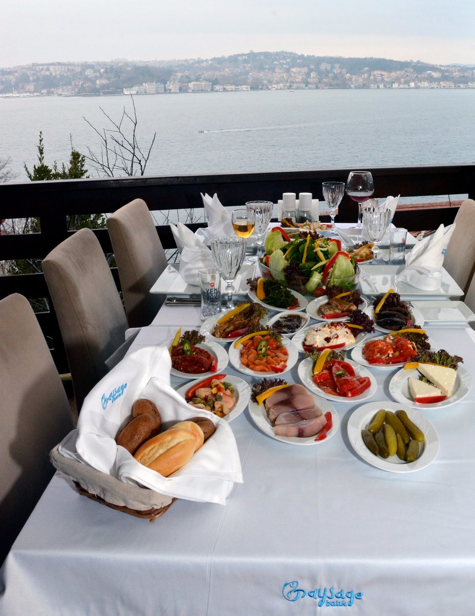 Balığın tadına bizimle varın ! Zengin menü seçeneklerimiz ve kaliteli hizmet anlayışımızla siz değerli misafirlerimizi bekliyoruz. #eating