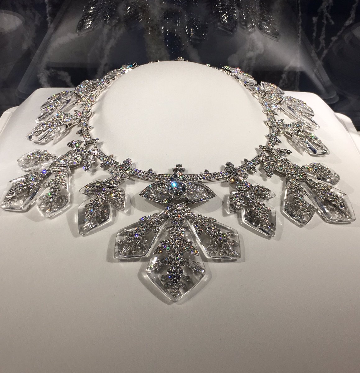 Admiring <a href="/Boucheron/">Boucheron</a> winter collection master piece! #luxury #finejewelry #jewelry #luxurylife #creation #fw