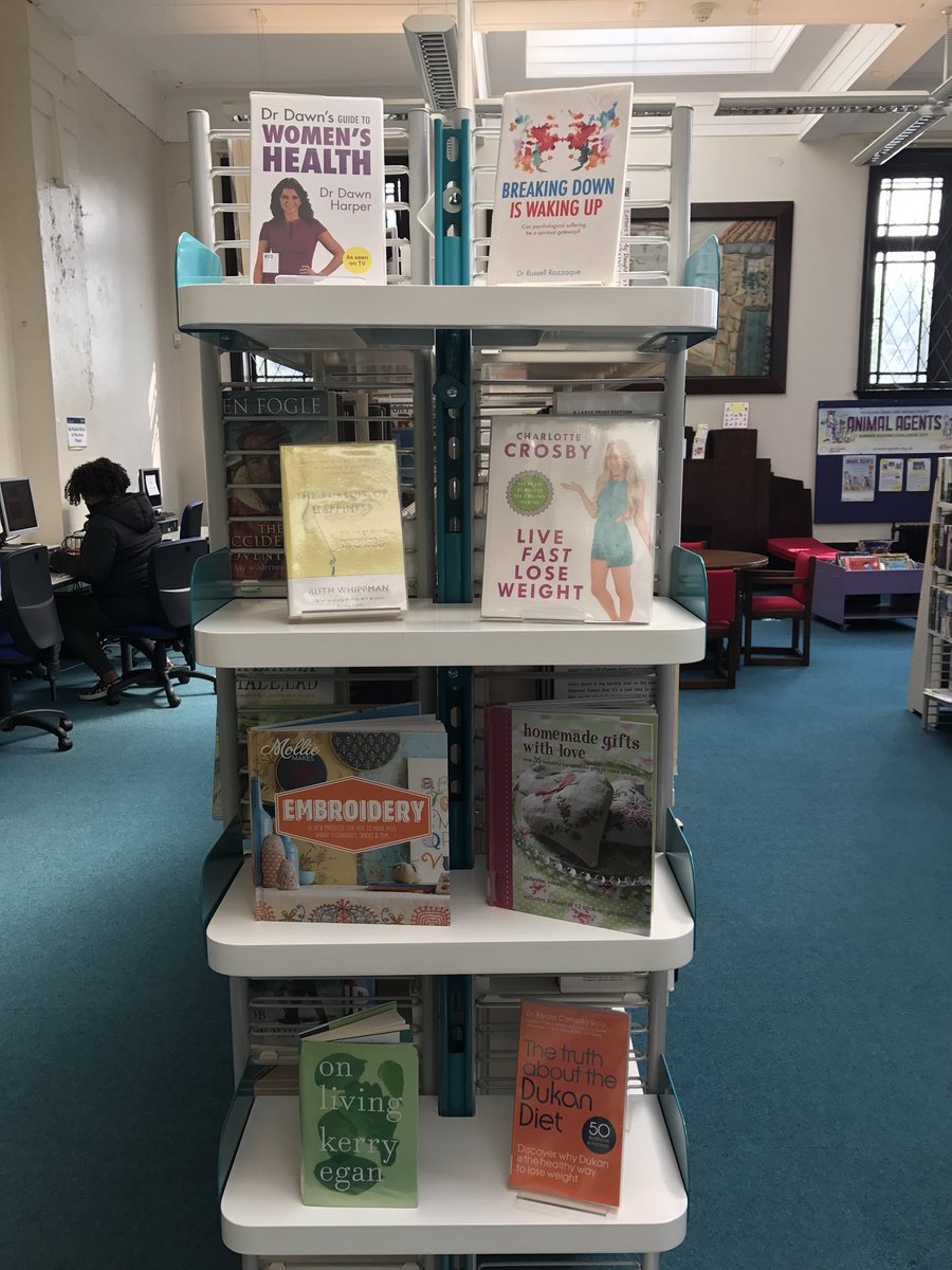 Rachel_Benn_'s tweet image. Positive reads have arrived at #HunsletLibrary for #HIW2017 #HIW2017LDS #positivity #creativity #health #wellbeing 📖💡💭@leedslibraries