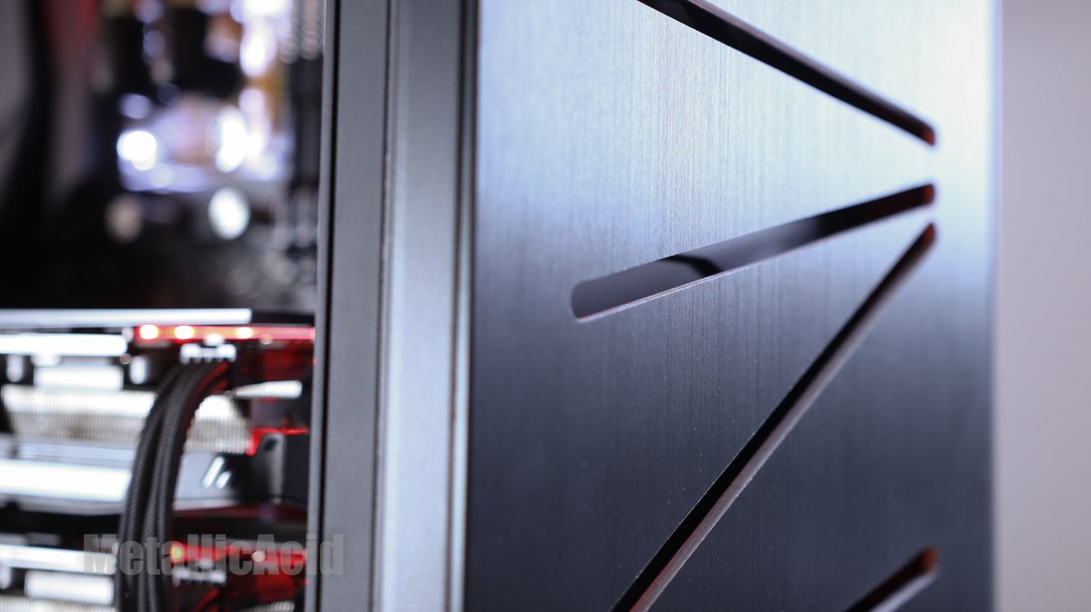 ASUS_ROG's tweet photo. Tekken7 from Metallicacid Customs features a Crosshair VI Hero &amp; 2 x ROG Strix RX580s and is absolutely glorious! 😍 https://t.co/65dXiO8cZ4 https://t.co/YmoV4PIBev
