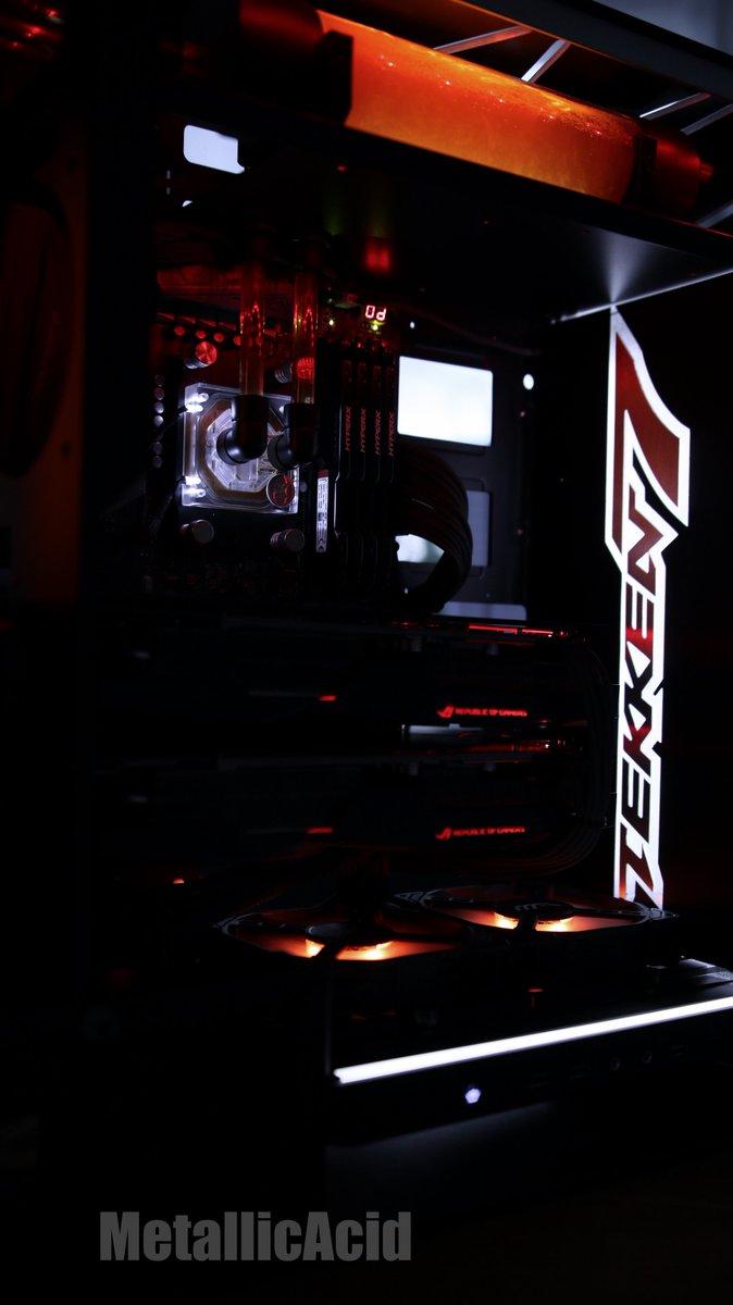 ASUS_ROG's tweet photo. Tekken7 from Metallicacid Customs features a Crosshair VI Hero &amp; 2 x ROG Strix RX580s and is absolutely glorious! 😍 https://t.co/65dXiO8cZ4 https://t.co/YmoV4PIBev