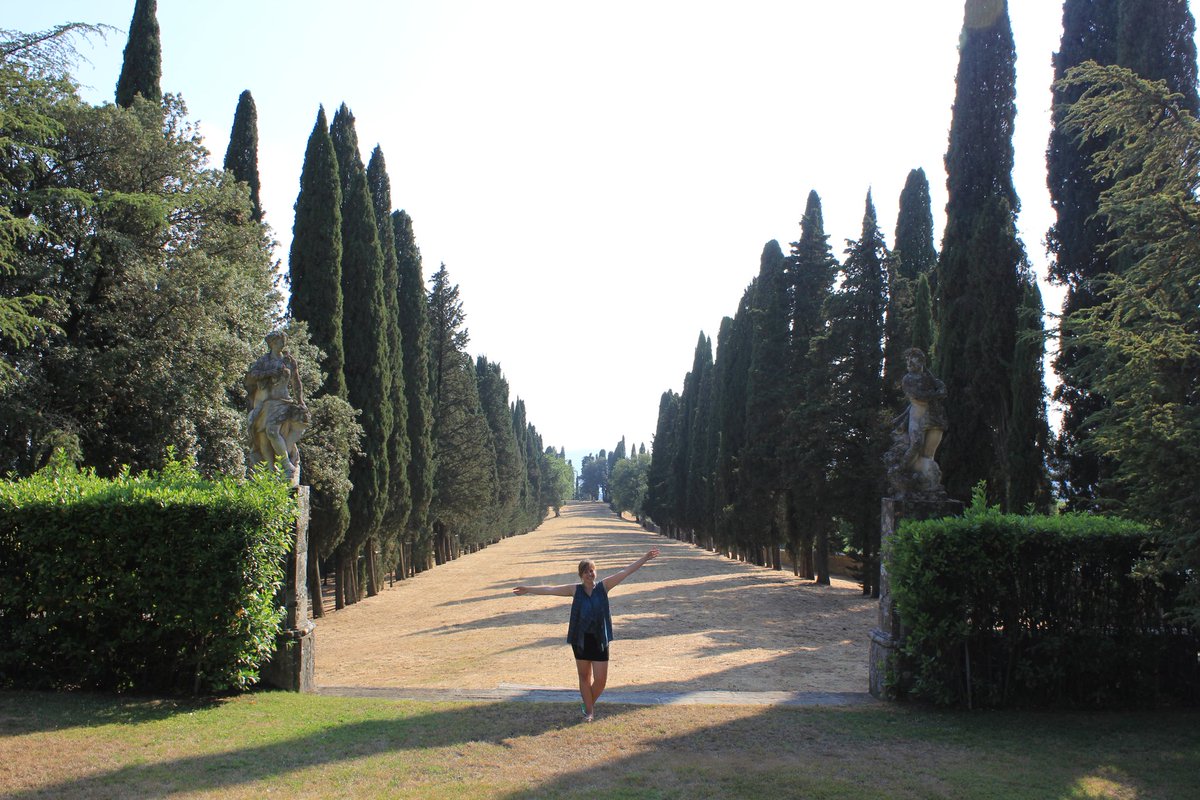 Konden we hier maar weer even naar terug... #toscane #toscana #castellodialbola #camperreis #burstner #hymergroup #toscaans #uitzicht
