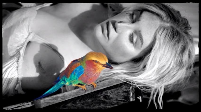 RevistaShoWorld's tweet photo. Después de 5 años #Kesha (@kesharose) regresa a la escena musical con #Praying. ¿Les gustó su regreso? 🎧🎤🎹. https://t.co/Pnn0CkZd9n
