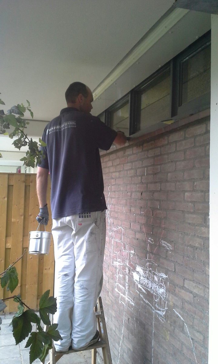 BvdWD's tweet image. Planmatig onderhoud aan 162 woningen in Veenendaal. De vaklieden van Burgers van der Wal leveren weer een mooi stukje werk.