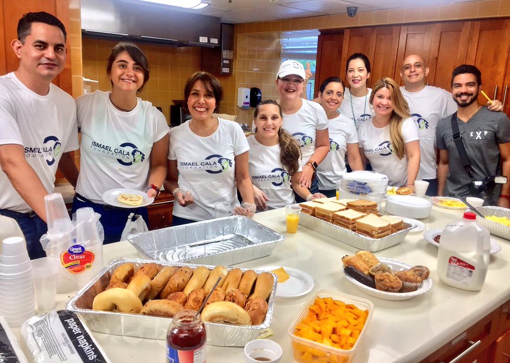 cala's tweet photo. #Orgulloso de nuestra @CalaFoundation y nuestro #CalaTeam por el servicio a todos los niños de @rmhcsfl en #Miami https://t.co/USGn9va4wk
