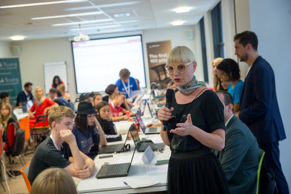EEinEU's tweet photo. Kicking off #EU2017EE youth work programme with a nice coding session at #CodingSummerSchool in Brussels. Smart youth work will be in focus https://t.co/vujsRmw4V3