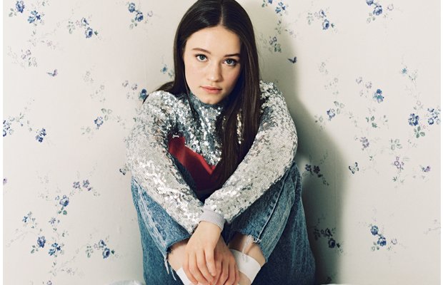 .<a href="/thisissigrid/">sigrid</a>'s bright, outfit-intensive "Plot Twist" video

next2shine.com/sigrids-bright…