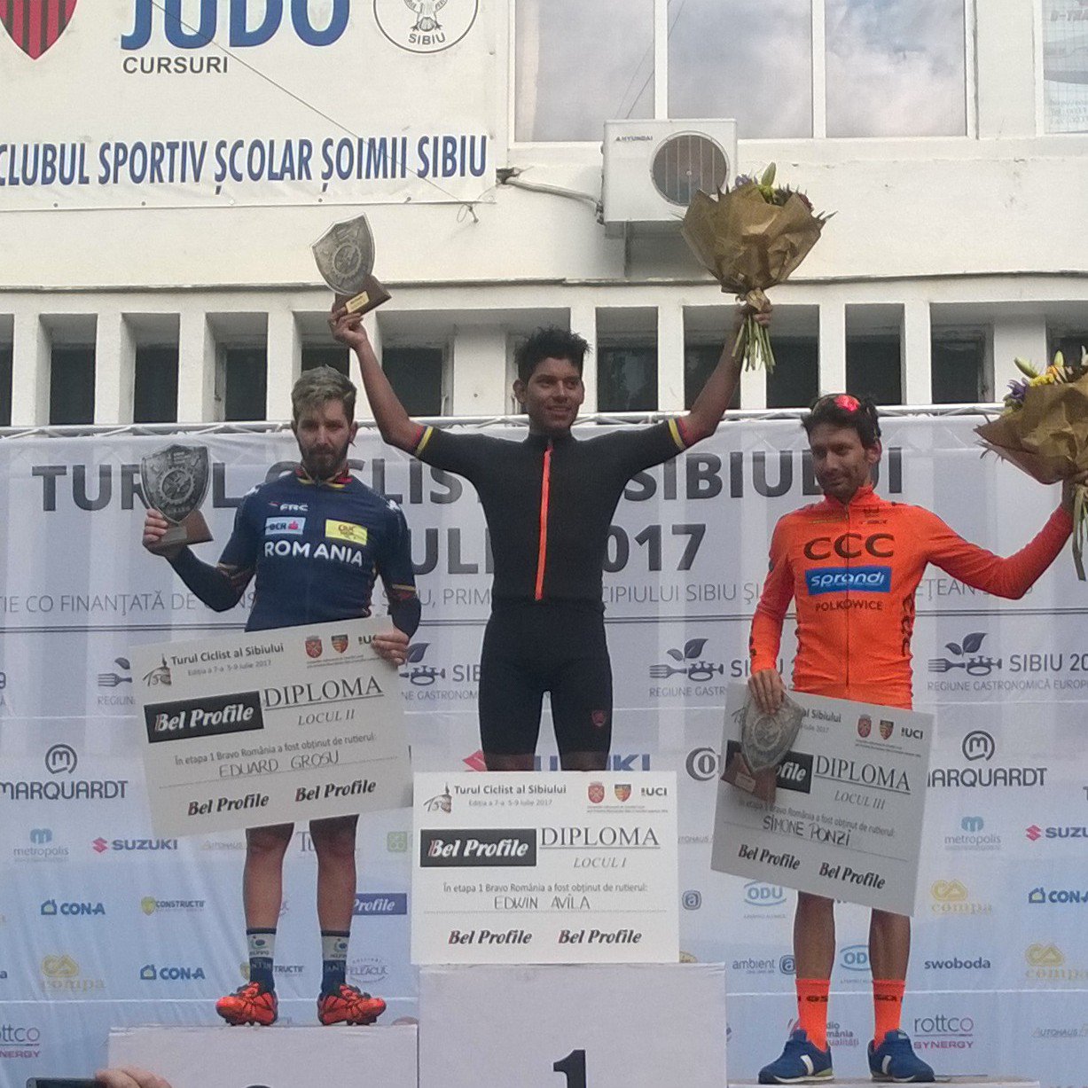 tourdelavenir - Victorias UCI Colombianas - 2017 - Página 2 DED5rw_XYAEMj0e