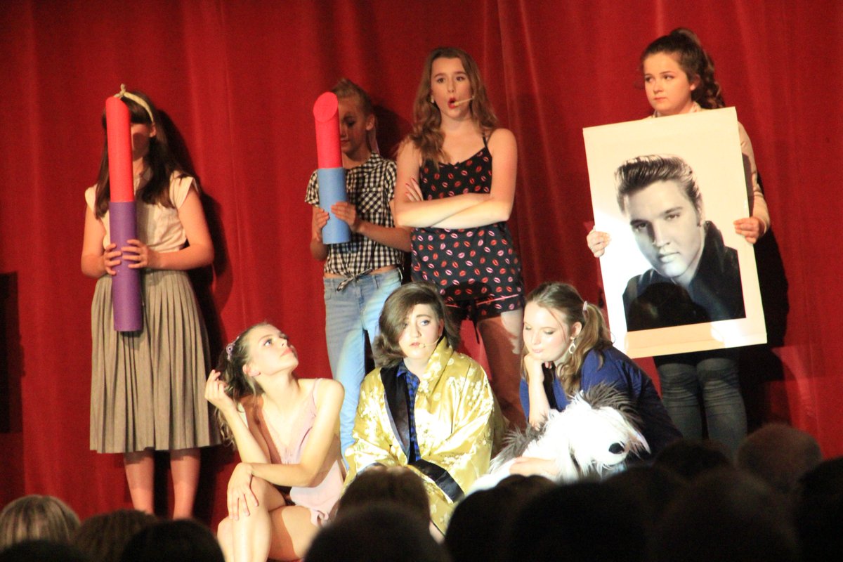 ReephamHigh's tweet photo. The Cheer Leaders/Prom Dancers/Teen Angels/Greasers & some of the wonderful Pink Ladies. #RHSC2017 #Grease #allsuperb https://t.co/U6nMkLuysS