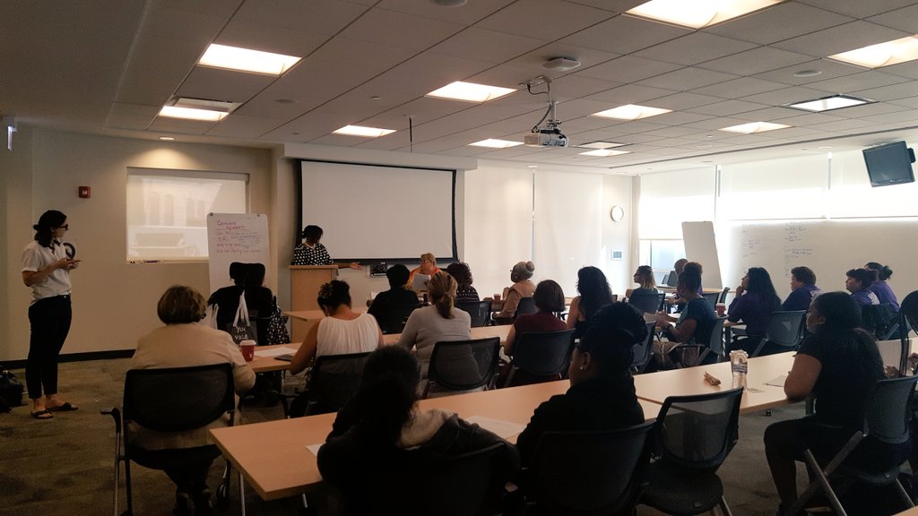 HealthyCommCCT's tweet photo. Happening Now: #HCThree Train the trainer day 1..our communities are ready to learn about @CookCtyHealth #EnhancedCareLink program! https://t.co/Dt99uQ3SOP