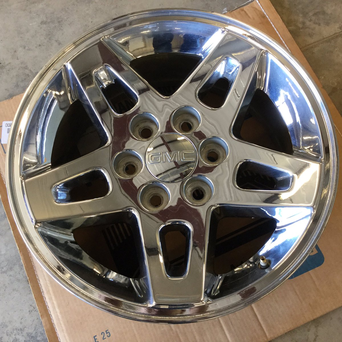 TriStateAutoSal's tweet image. 2008-2010 GMC Sierra 1500 18" wheel. 
ebay.com/itm/2323995417…