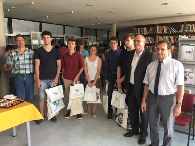BRGM_fr's tweet photo. Remise des prix des #Olympiades des #géosciences de @ac_orleanstours à l'#OSUC @Univ_Orleans avec le #BRGM https://t.co/AfkryJRDTo